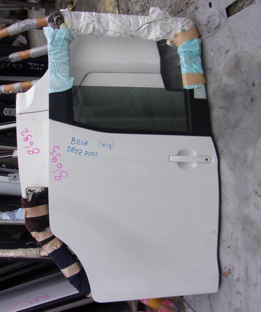 Дверь правая задняя NISSAN DAYZ ROOX B21A W13 1 ракурс