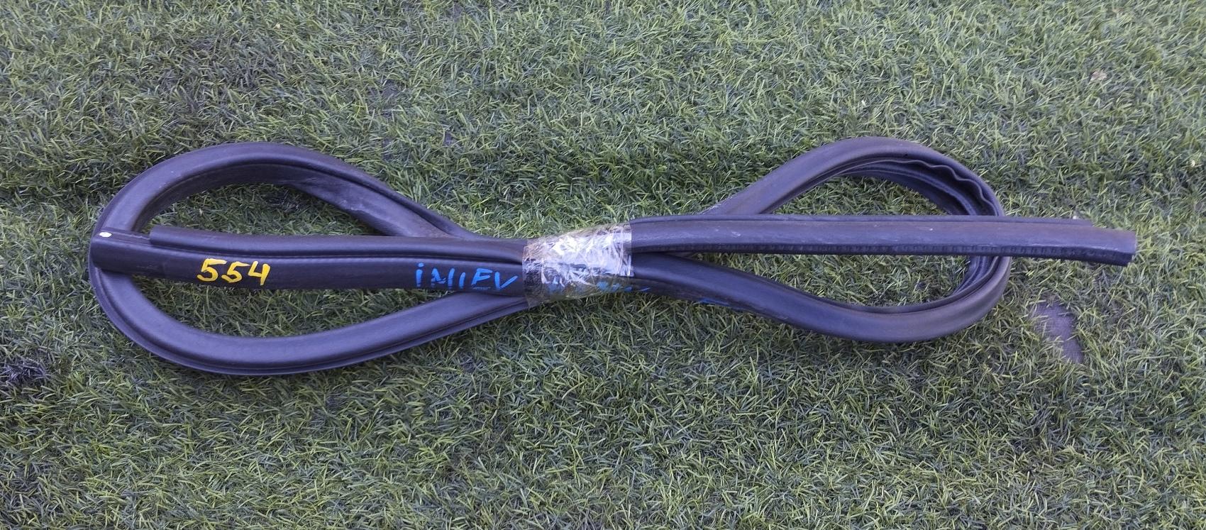 Уплотнительная резинка дверей левая передняя MITSUBISHI I-MIEV HA3W 5725A129 1 ракурс