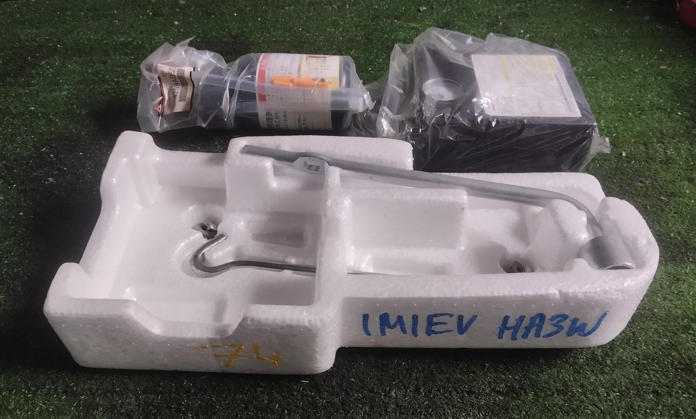 Ящик под инструменты MITSUBISHI I-MIEV HA3W 4269A058 2 ракурс