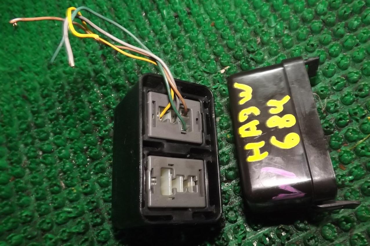 Блок предохранителей MITSUBISHI I-MIEV HA3W Y4F1 2 ракурс