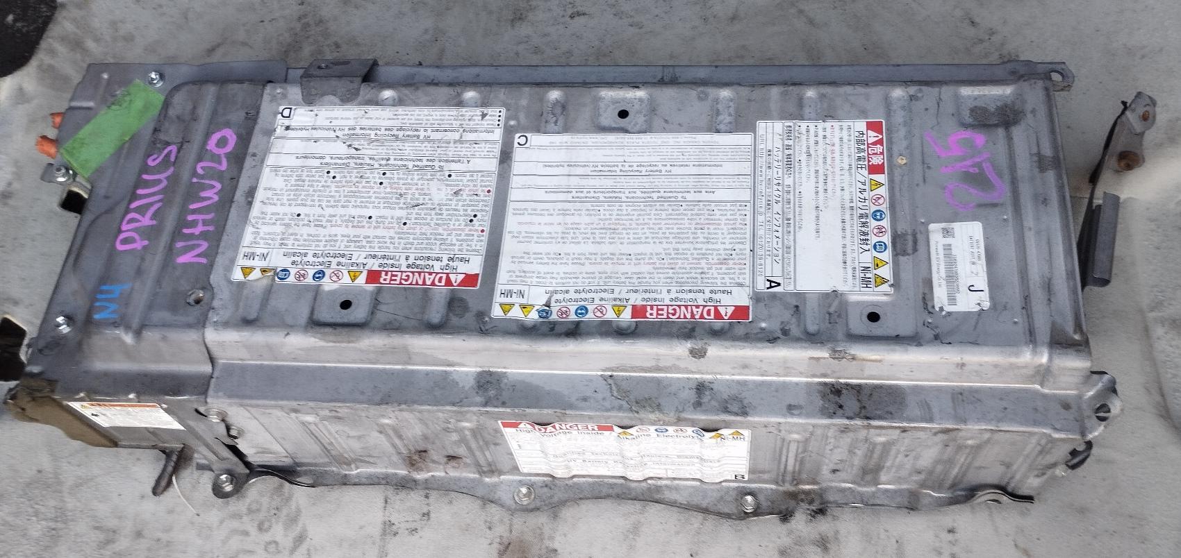 Батарея гибридной установки  TOYOTA PRIUS NHW20 1NZ-FXE ,G9520-47060 1 ракурс