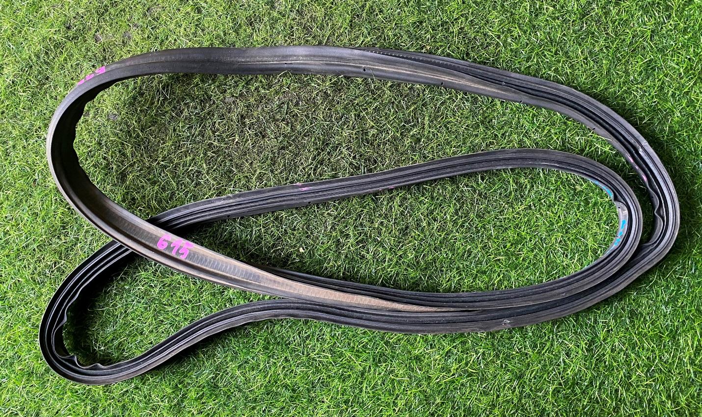 Уплотнительная резинка багажника задняя MITSUBISHI I-MIEV HA3W 1 ракурс