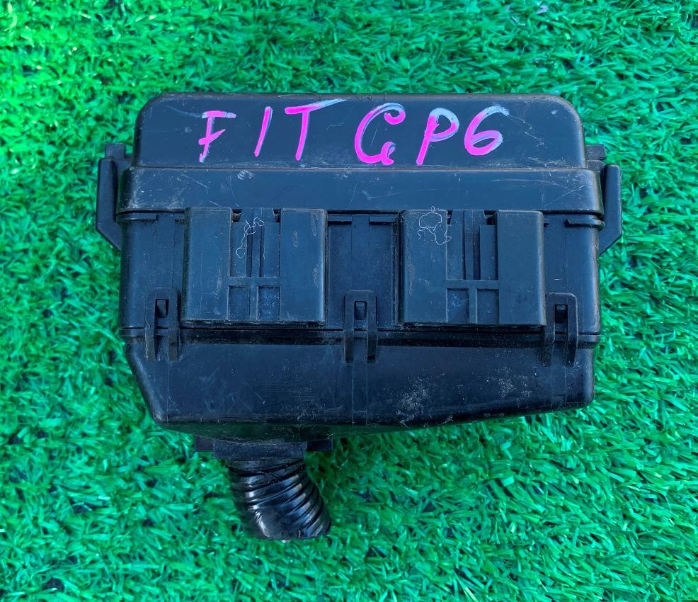 Блок предохранителей для HONDA FIT GP6 LEB 3 ракурс Блок предохранителей для HONDA FIT GP6 LEB 3 ракурс
