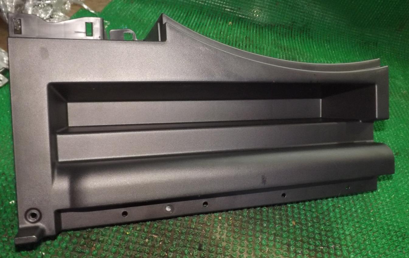 Обшивка багажника задняя MITSUBISHI I-MIEV HA3W 7270A007XB 1 ракурс Обшивка багажника задняя MITSUBISHI I-MIEV HA3W 7270A007XB 1 ракурс