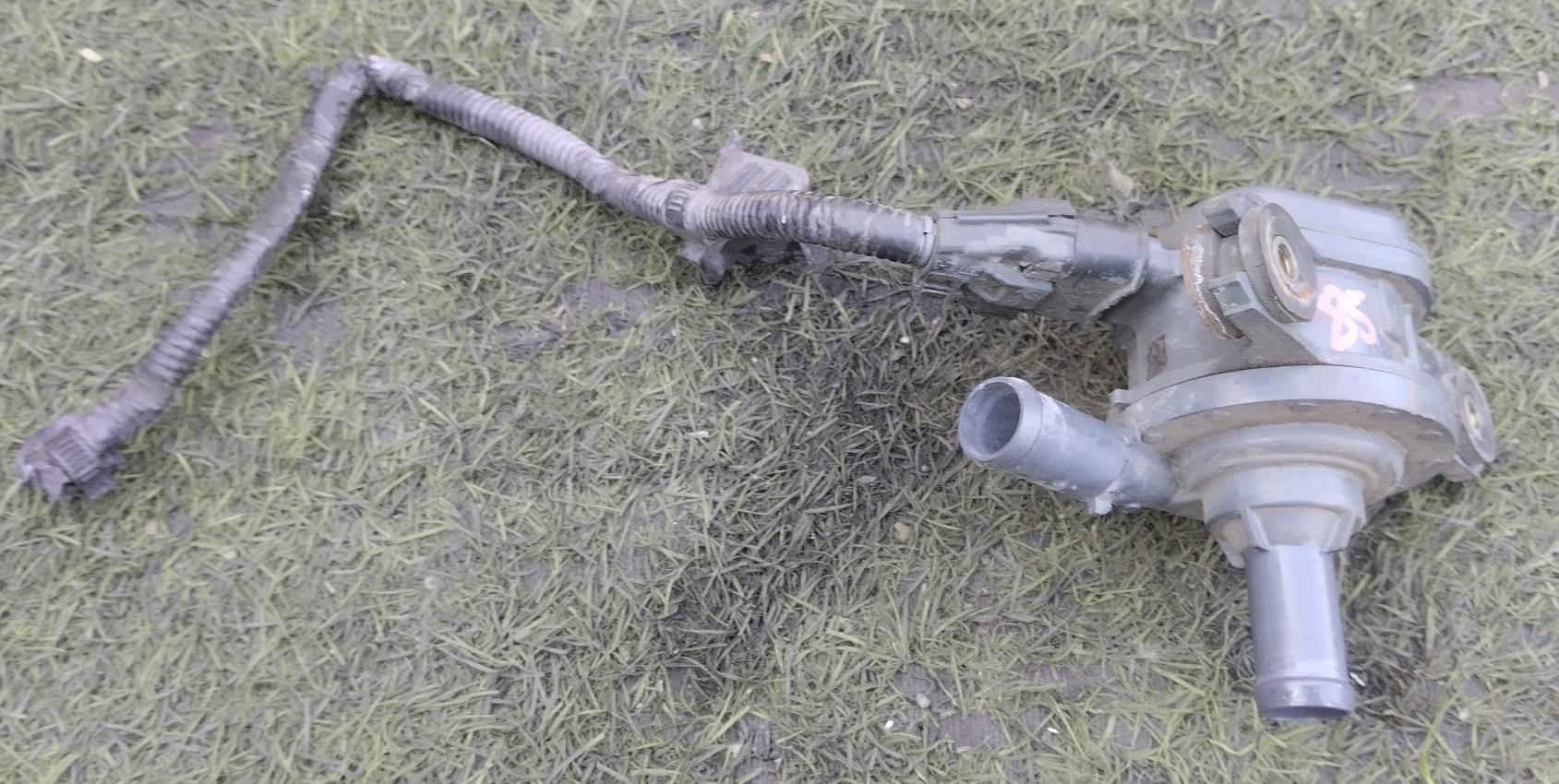 Помпа инвертора TOYOTA PRIUS ZVW55 2ZR-FXE G9040-47040 1 ракурс