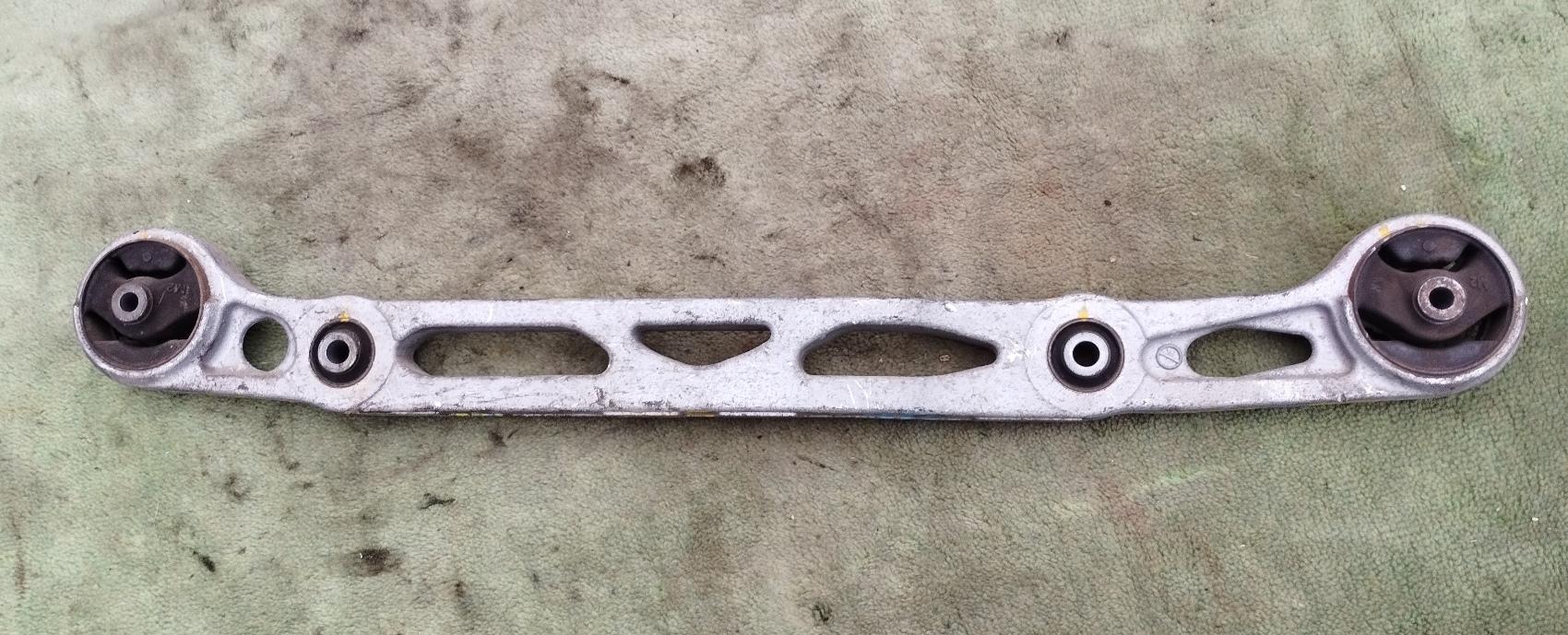 Подушка двигателя передняя MITSUBISHI I-MIEV HA3W Y4F1 1093A049 2 ракурс Подушка двигателя передняя MITSUBISHI I-MIEV HA3W Y4F1 1093A049 2 ракурс