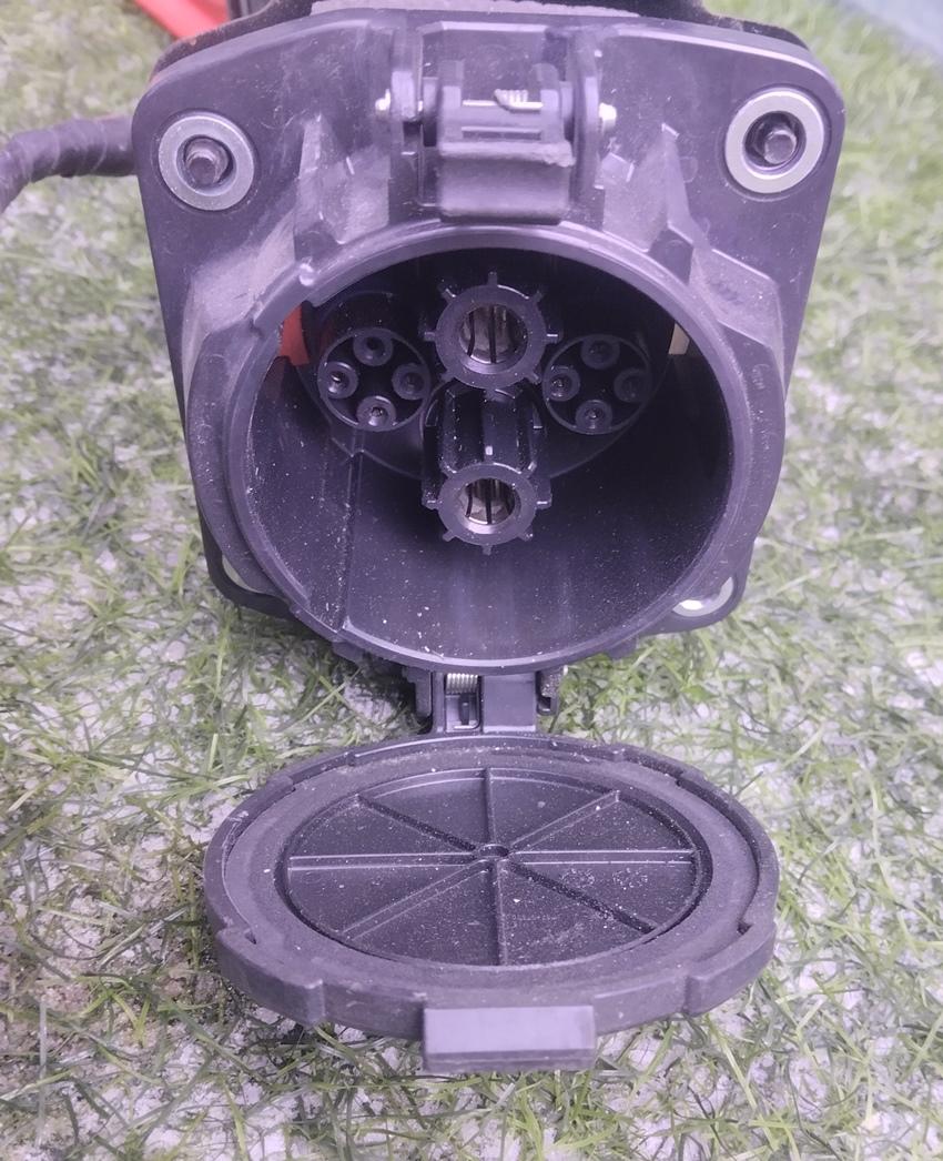 Зарядное устройство правое MITSUBISHI I-MIEV HA3W Y4F1 9482A067 4 ракурс