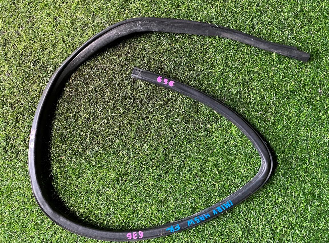 Уплотнительная резинка дверей правая передняя MITSUBISHI I-MIEV HA3W 5725A130 1 ракурс