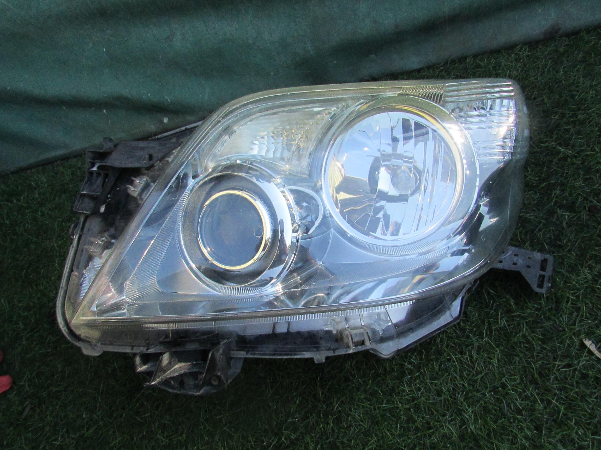Фара левая TOYOTA PRIUS ZVW30 47-52 1 ракурс