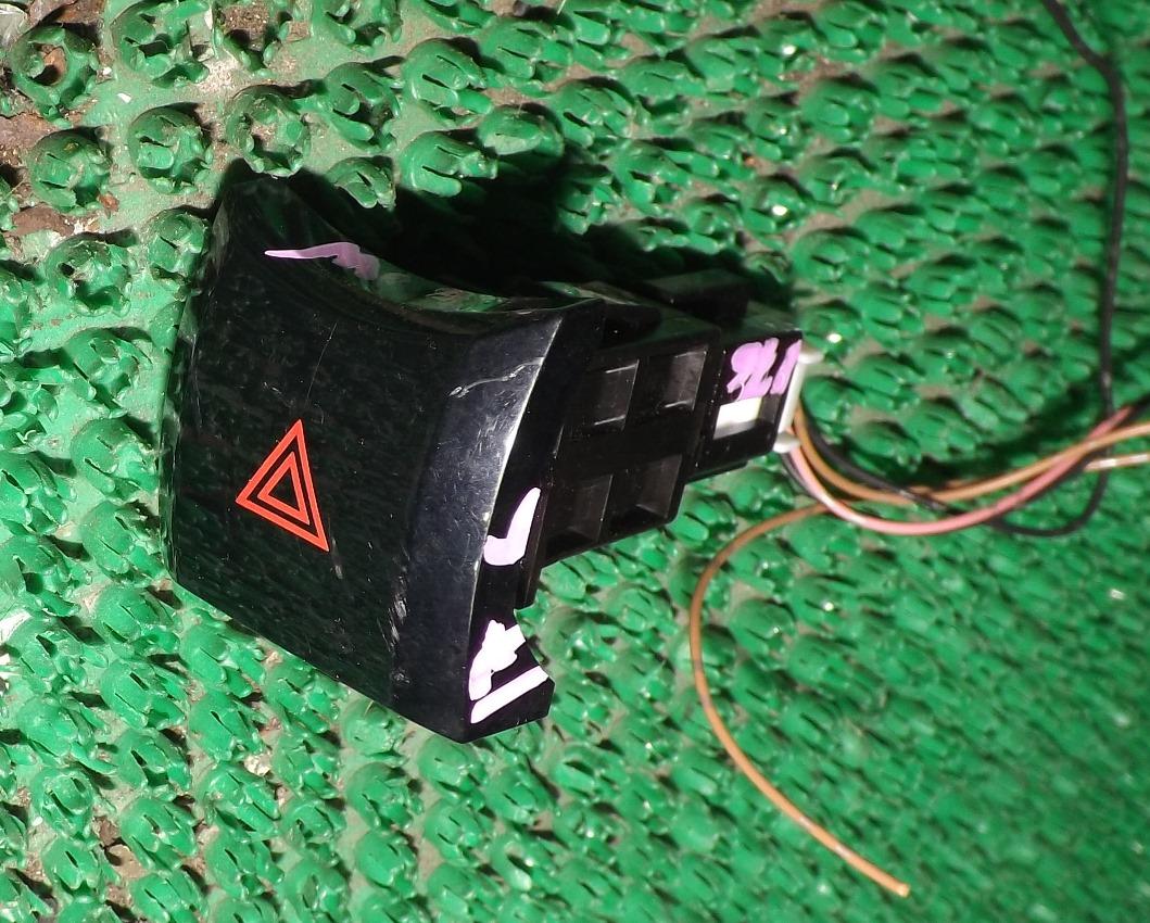 Кнопка MITSUBISHI I-MIEV HA3W 8614A020 1 ракурс