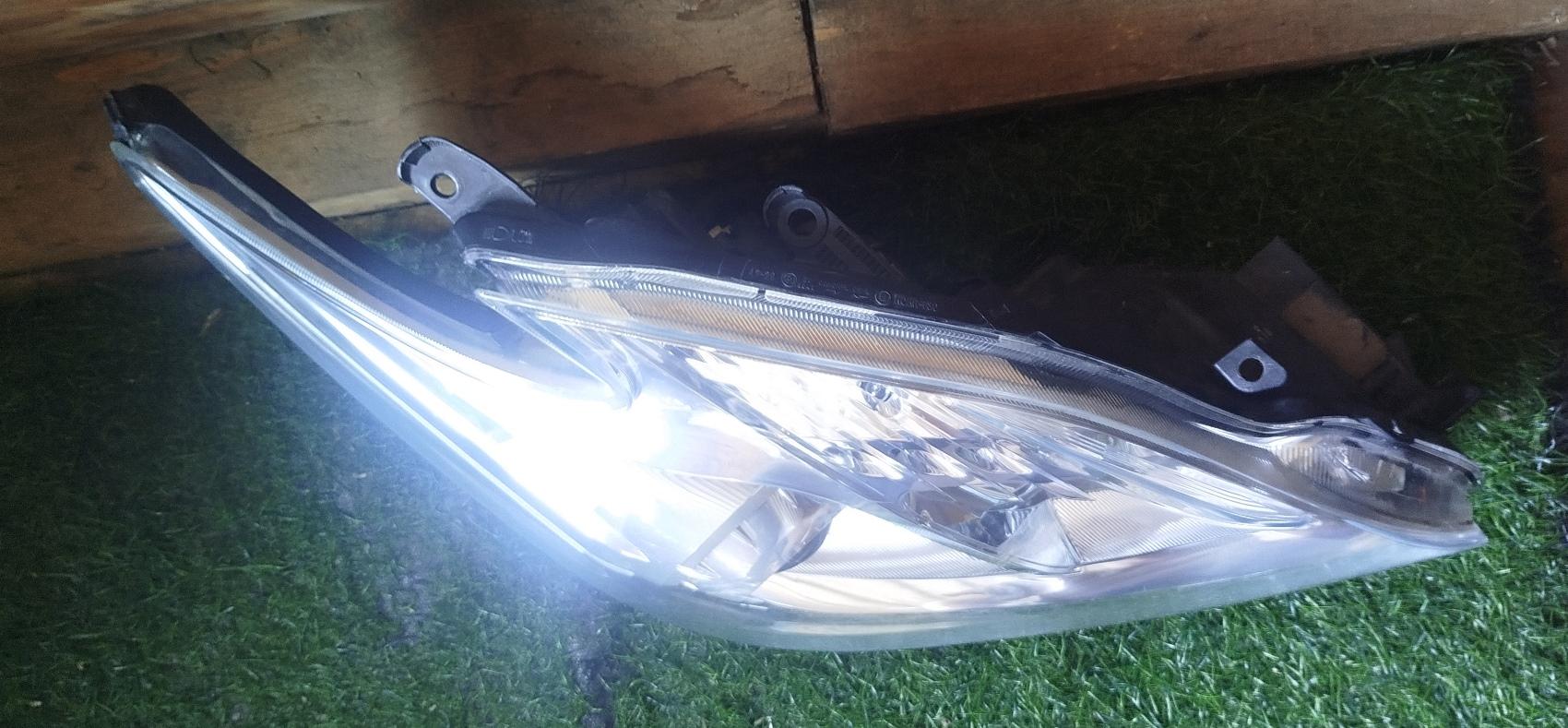 Фара правая TOYOTA PRIUS ZVW30 47-29 4 ракурс
