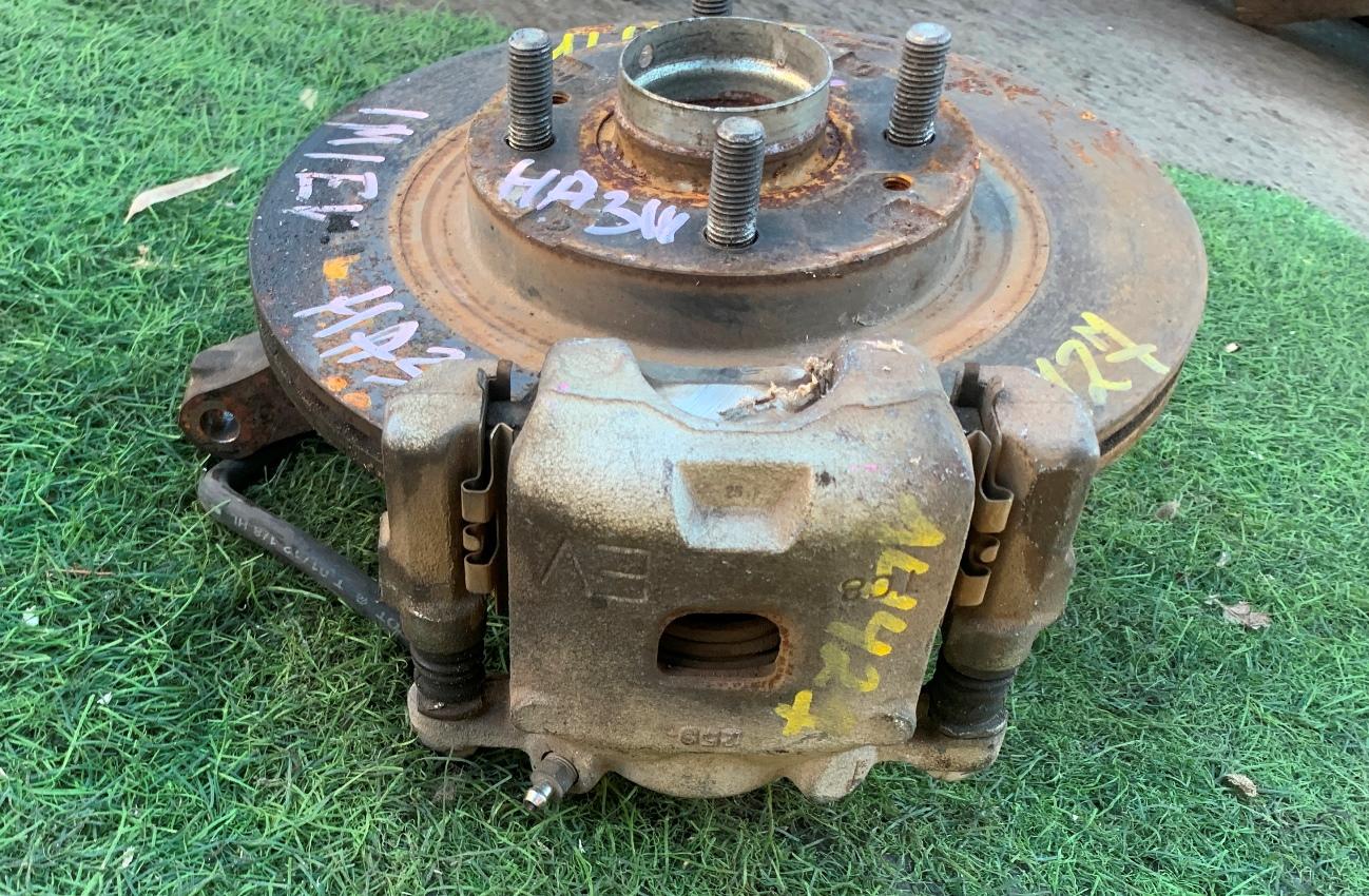 Ступица левая передняя MITSUBISHI I-MIEV HA3W 2 ракурс Ступица левая передняя MITSUBISHI I-MIEV HA3W 2 ракурс