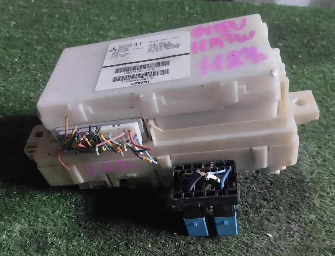 Блок предохранителей MITSUBISHI I-MIEV HA3W Y4F1 8637A741 2 ракурс