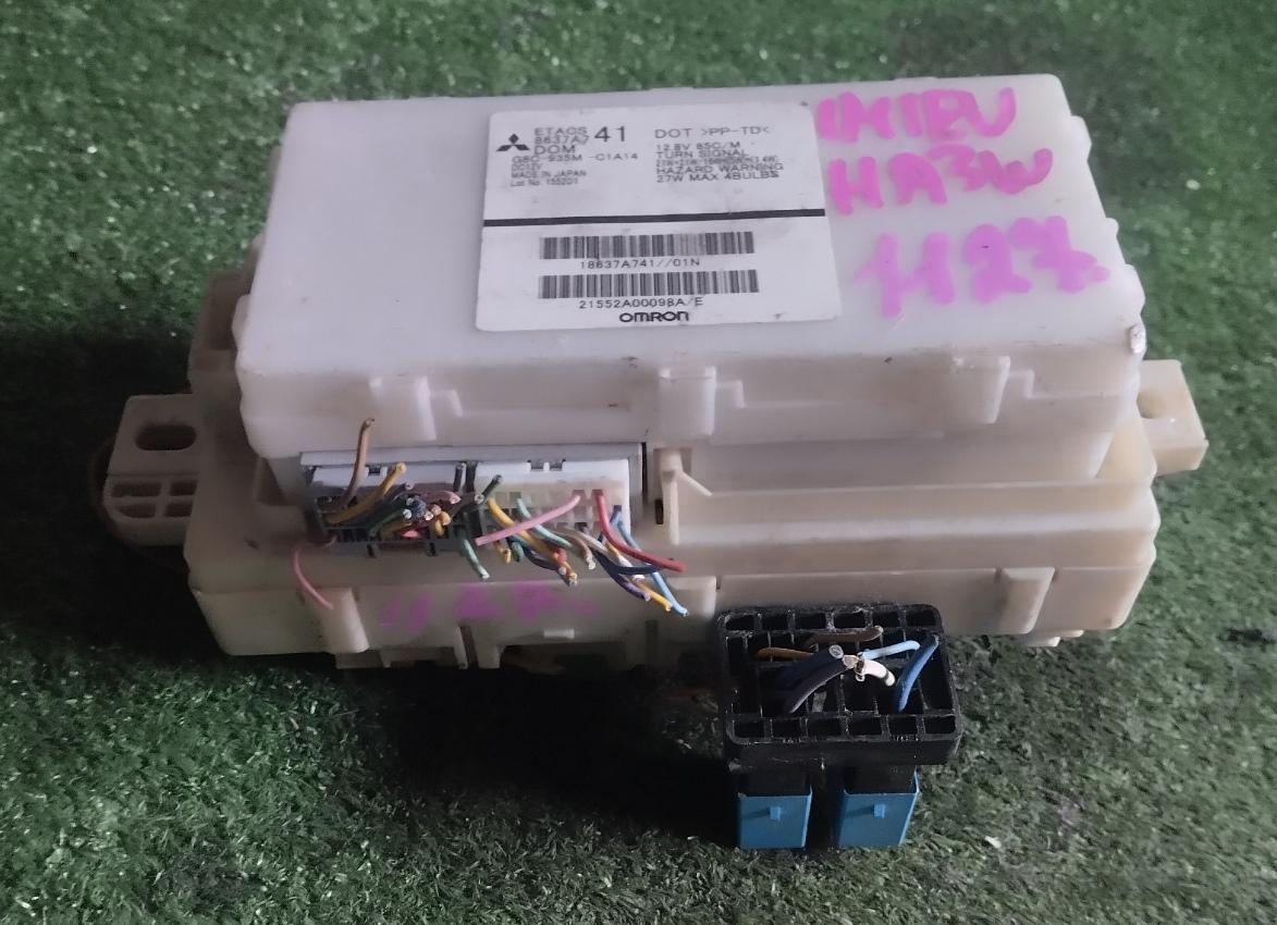 Блок предохранителей MITSUBISHI I-MIEV HA3W Y4F1 8637A741 4 ракурс