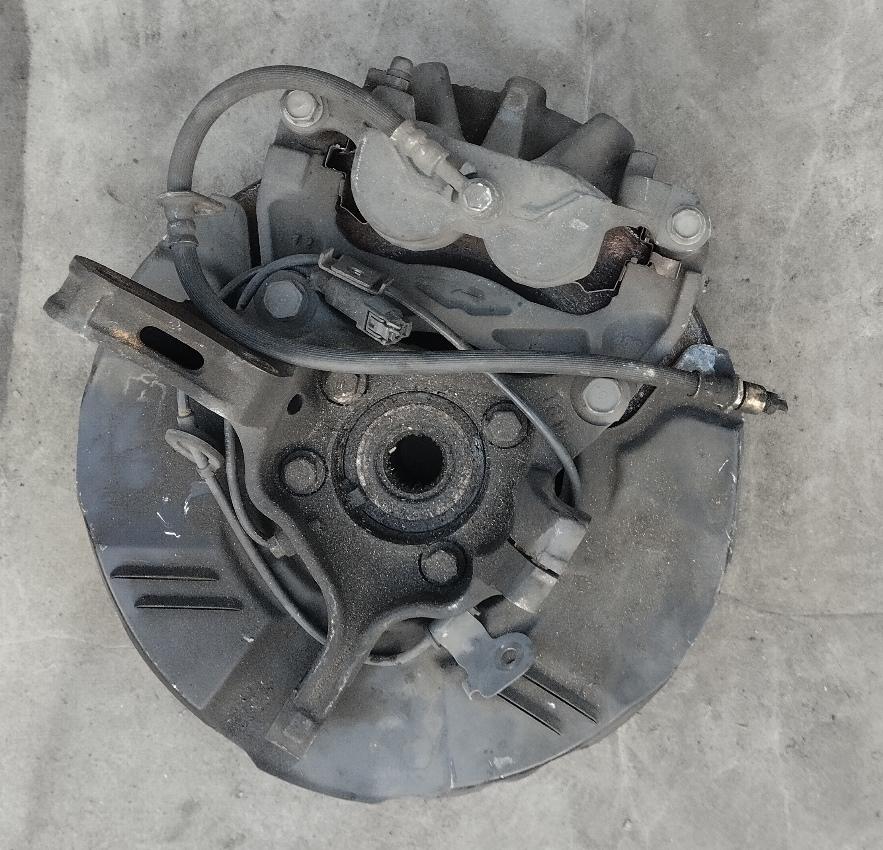 Ступица правая передняя SUBARU LEGACY BL5 28313-AG000 2 ракурс