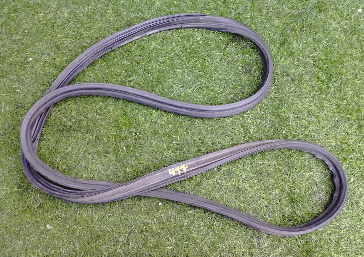 Уплотнительная резинка багажника задняя MITSUBISHI I-MIEV HA3W 1 ракурс