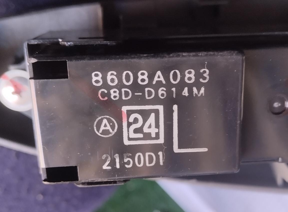 Блок упр. стеклоподьемниками левый задний MITSUBISHI I-MIEV HA3W 4 ракурс