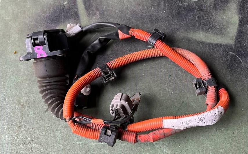 Зарядное устройство MITSUBISHI I-MIEV HA3W Y4F1 9482A067 2 ракурс Зарядное устройство MITSUBISHI I-MIEV HA3W Y4F1 9482A067 2 ракурс