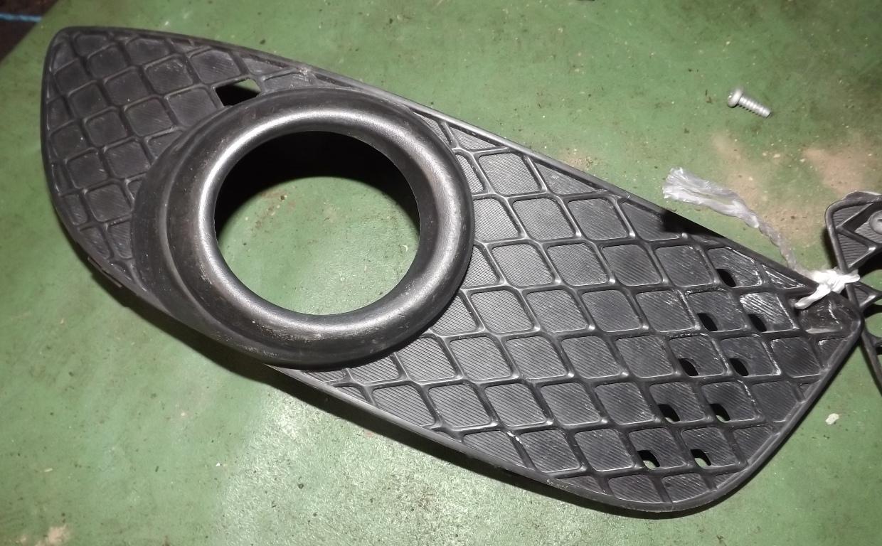 Заглушка бампера правая MITSUBISHI GALANT FORTIS CY3A 8321A090 1 ракурс Заглушка бампера правая MITSUBISHI GALANT FORTIS CY3A 8321A090 1 ракурс