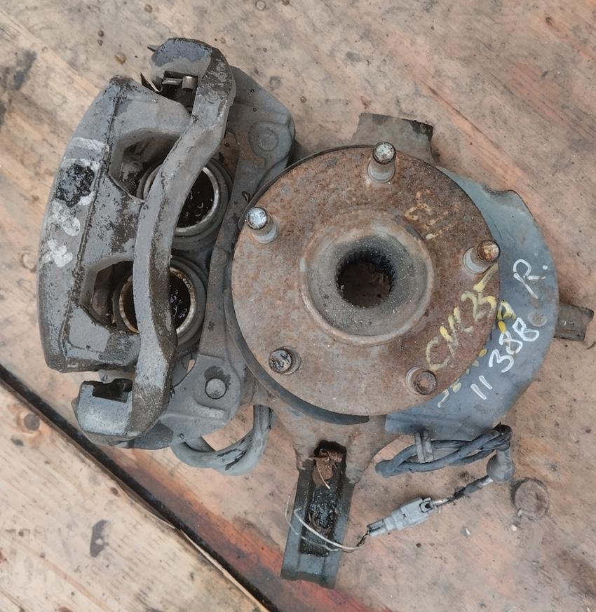 Ступица правая передняя NISSAN SERENA CNC25 MR20 40014-CY000 1 ракурс