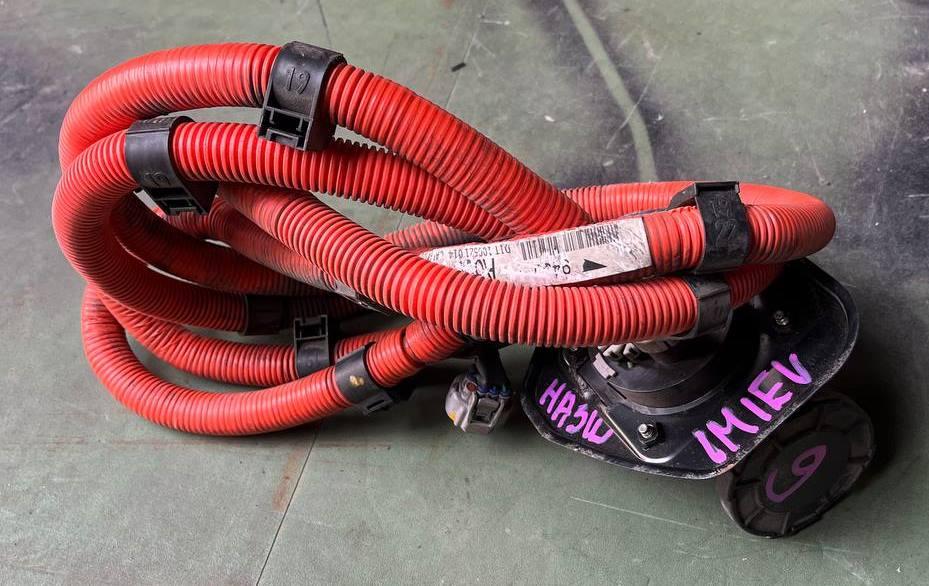 Зарядное устройство MITSUBISHI I-MIEV HA3W Y4F1 9499A363 3 ракурс