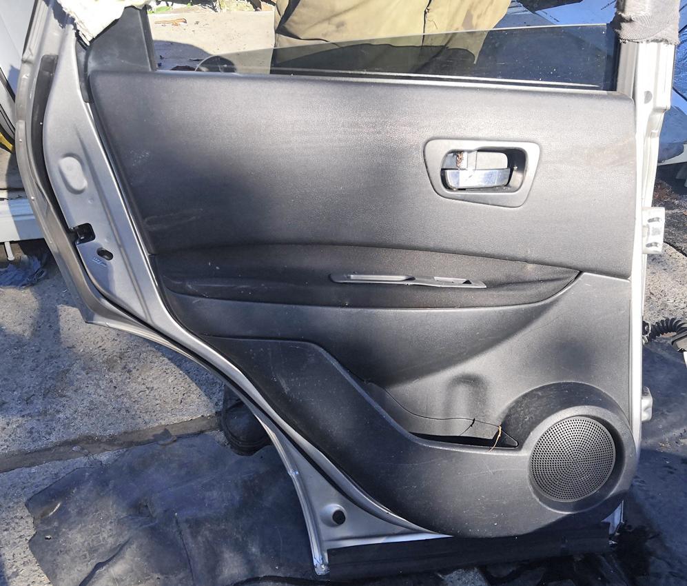 Обшивка дверей левая задняя NISSAN DUALIS KJ10 82901-JD900 1 ракурс
