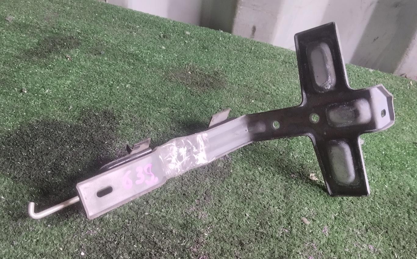 Крепление аккумулятора MITSUBISHI I-MIEV HA3W 8201A047 3 ракурс