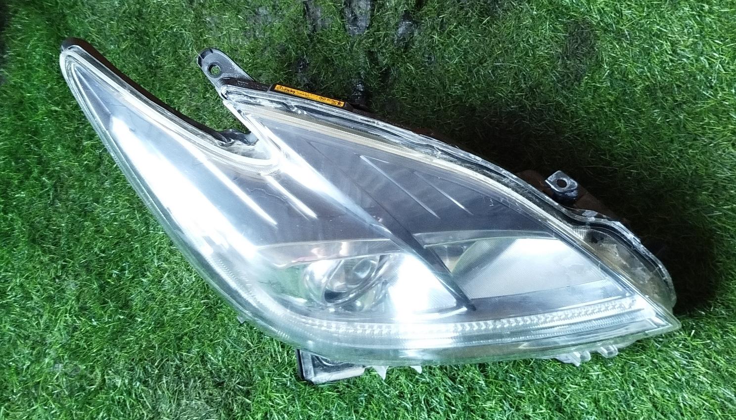 Фара правая TOYOTA PRIUS ZVW30 47-52 2 ракурс