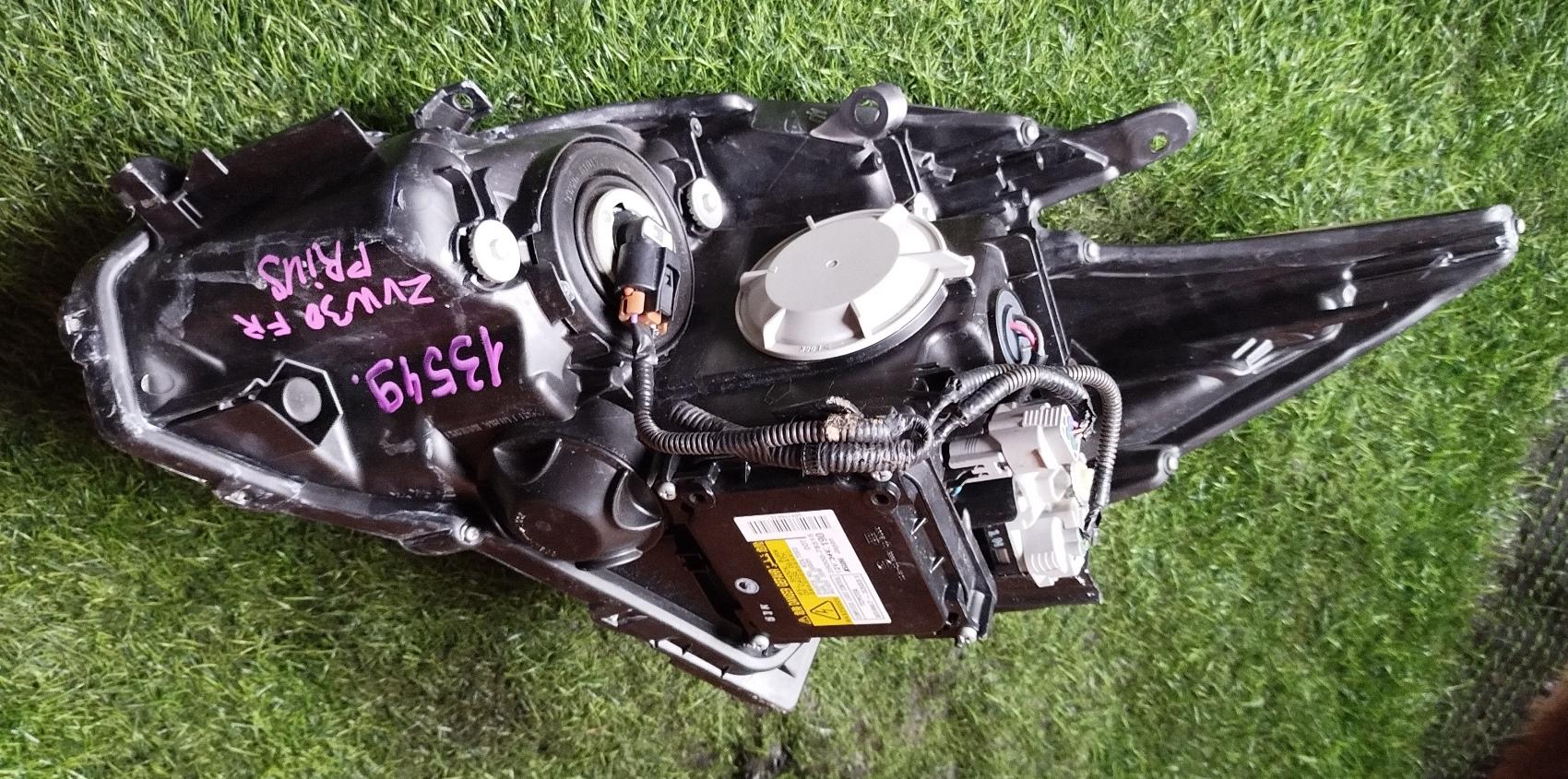 Фара правая TOYOTA PRIUS ZVW30 47-52 3 ракурс