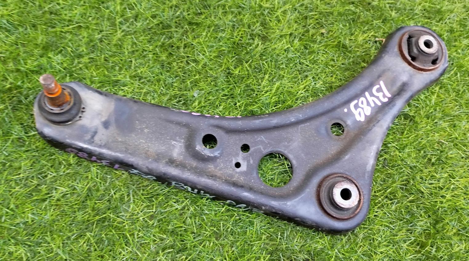 Рычаг правый передний NISSAN DAYZ B21W 54504-6A00E 1 ракурс