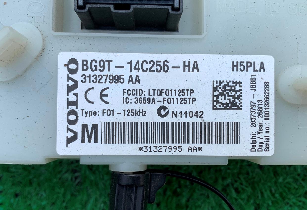 Блок предохранителей для VOLVO V60 FW48 B4164T 2 ракурс