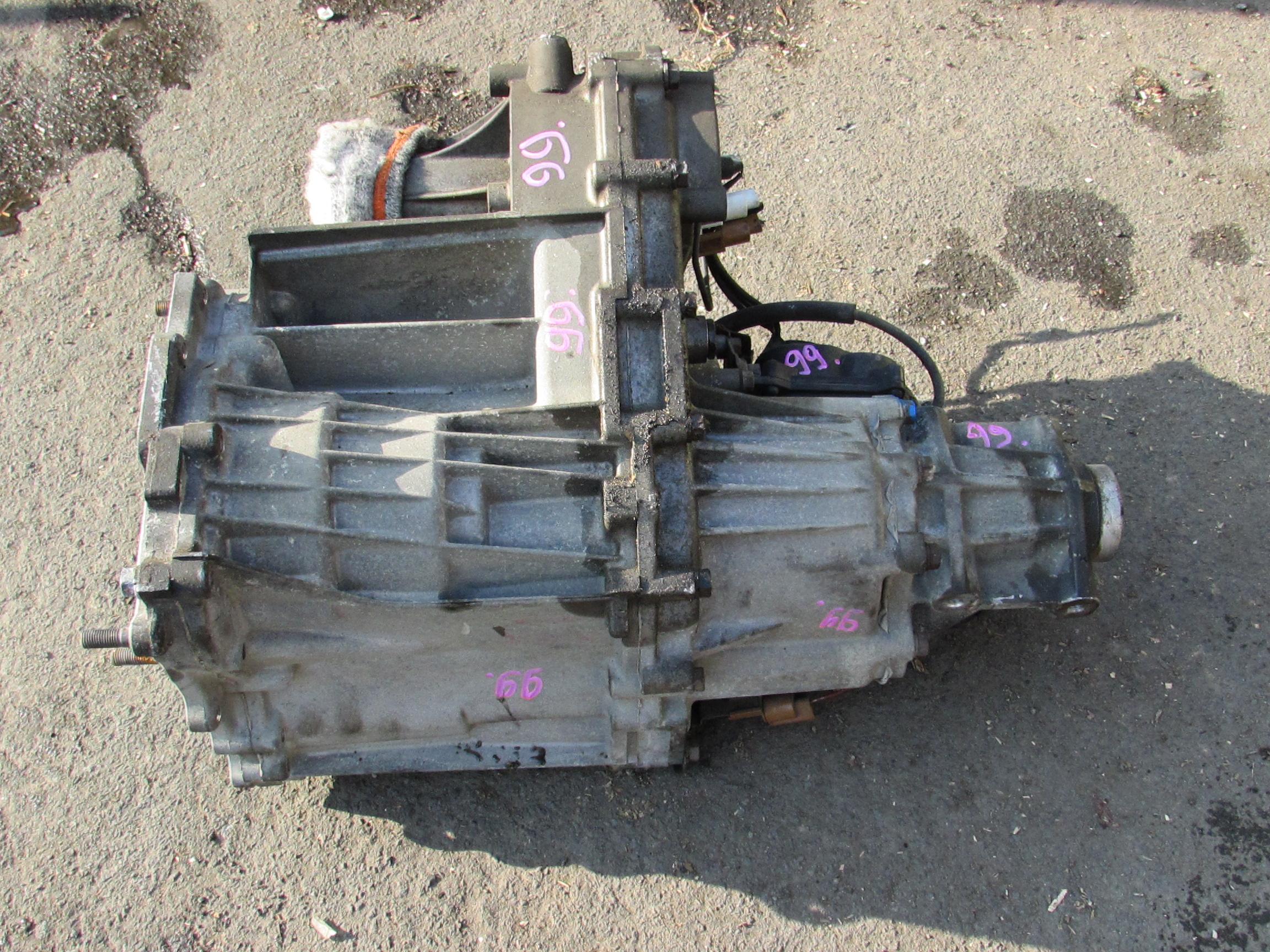 Раздатка MITSUBISHI PAJERO V68W 4M41T V5A51 1 ракурс Раздатка MITSUBISHI PAJERO V68W 4M41T V5A51 1 ракурс