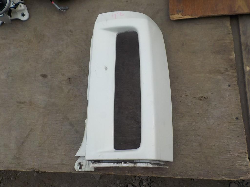 Клык бампера правый задний NISSAN ELGRAND NE51 VQ35-DE - 1 ракурс Клык бампера правый задний NISSAN ELGRAND NE51 VQ35-DE - 1 ракурс