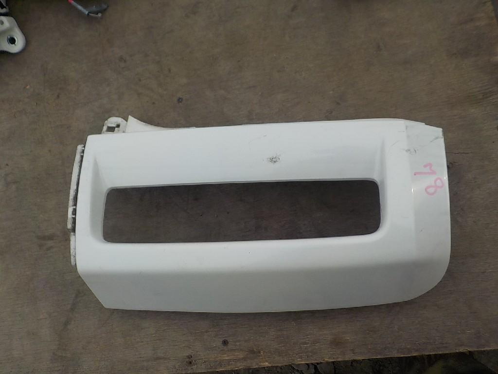 Клык бампера правый задний NISSAN ELGRAND NE51 VQ35-DE - 2 ракурс Клык бампера правый задний NISSAN ELGRAND NE51 VQ35-DE - 2 ракурс