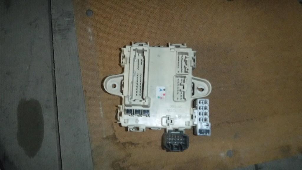 Блок предохранителей  TOYOTA HARRIER MCU35W - ,4WD ,- 1 ракурс