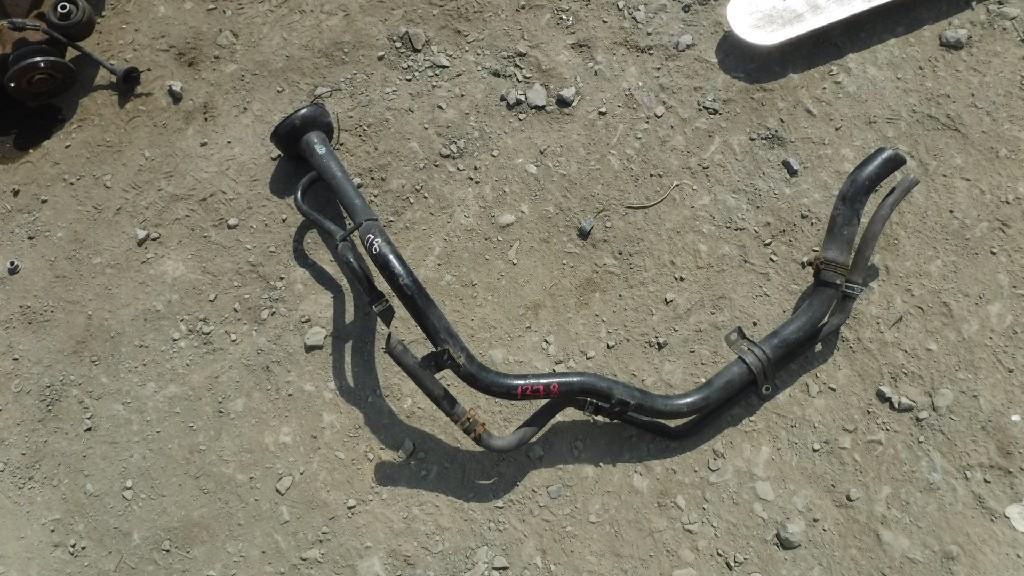 Горловина топливного бака NISSAN ELGRAND NE51 VQ35-DE 17221-WL000 1 ракурс