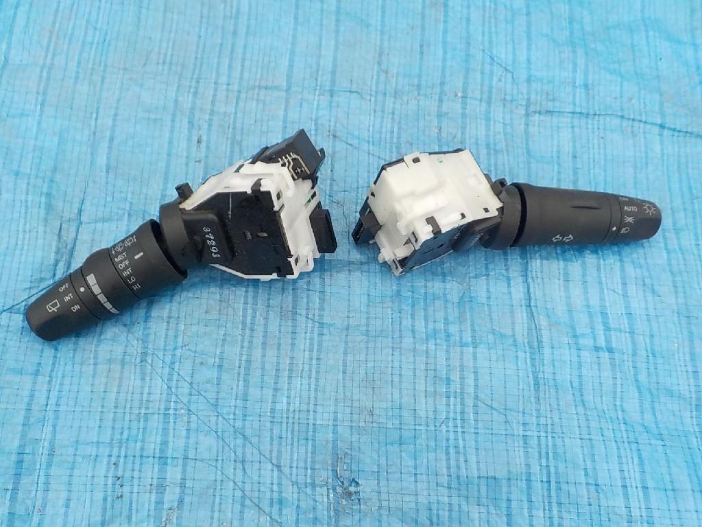 Блок подрулевых переключателей NISSAN ELGRAND NE51 VQ35-DE 25540-AX000 2 ракурс