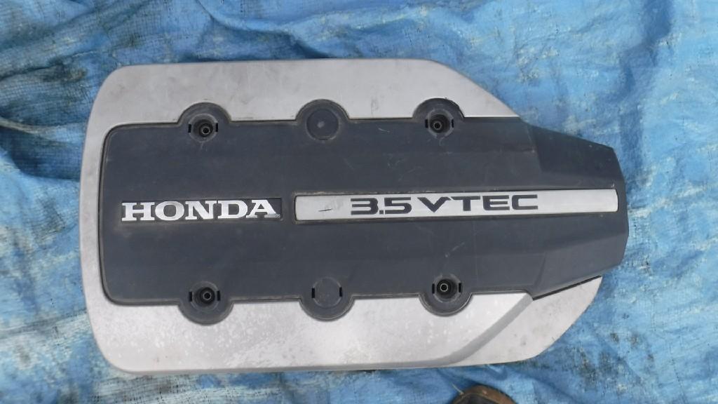 Пластиковая крышка на двс ACURA MDX YD1 J35A - 1 ракурс Пластиковая крышка на двс ACURA MDX YD1 J35A - 1 ракурс