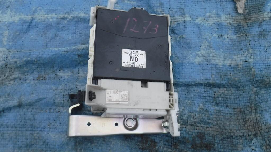Блок предохранителей  TOYOTA RACTIS NCP125 1NZ-FE ,89221-52260 ,89221-52260 1 ракурс