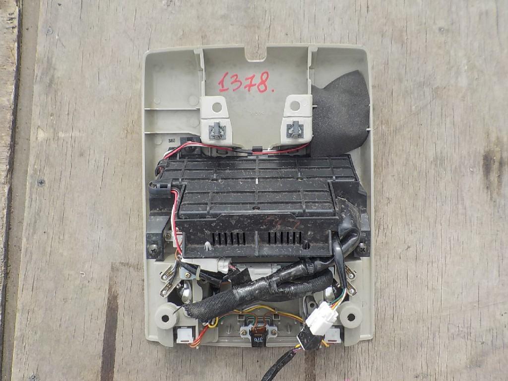 Светильник салона NISSAN ELGRAND NE51 VQ35-DE - 2 ракурс