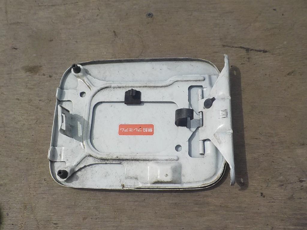 Лючок бензобака NISSAN ELGRAND NE51 VQ35-DE - 2 ракурс