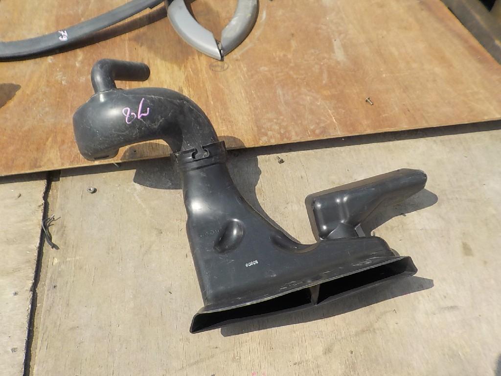 Воздухозаборник NISSAN ELGRAND NE51 VQ35-DE - 2 ракурс