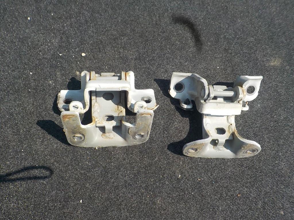 Петли на дверь левая передняя NISSAN ELGRAND NE51 VQ35-DE - 2 ракурс