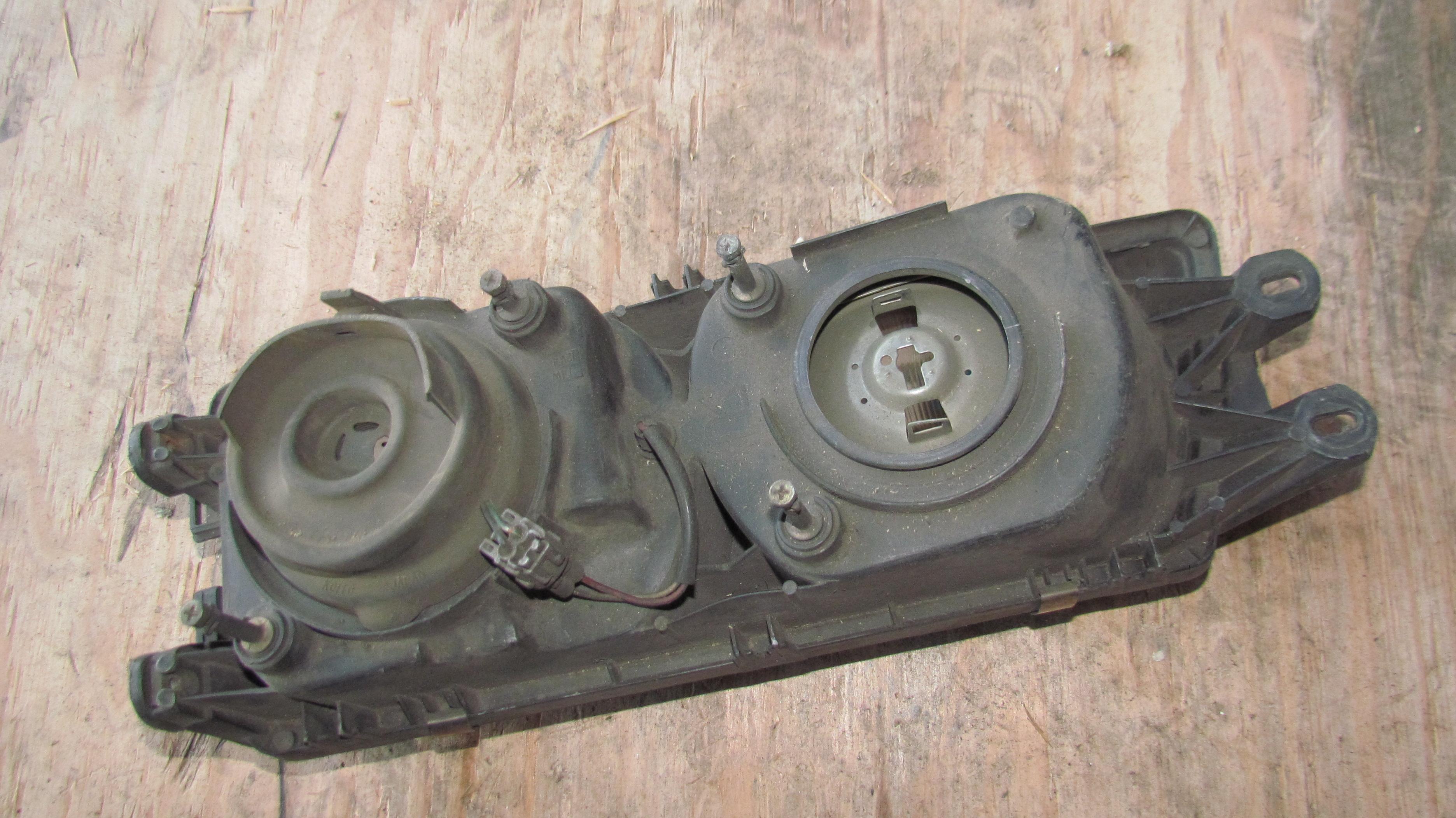 Фара правая передняя MITSUBISHI GALANT E34A * 2 ракурс