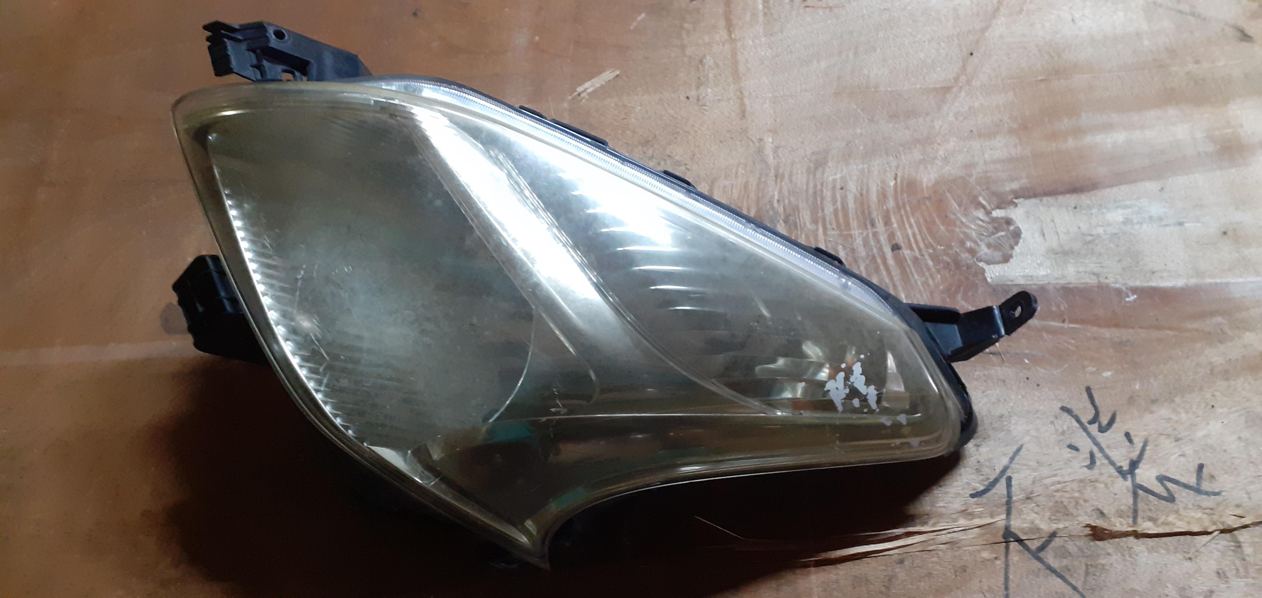 Фара левая передняя  TOYOTA RACTIS SCP100, NCP100, NCP105 ,52156 ,* 1 ракурс