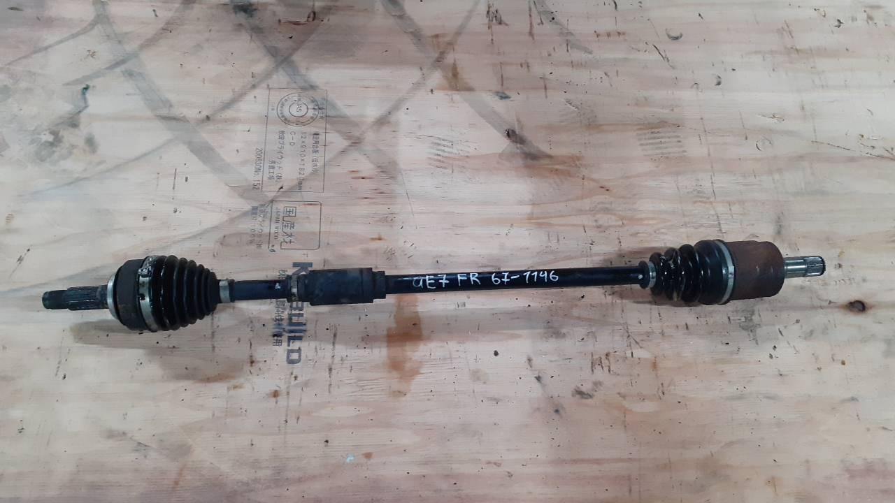 Привод правый передний  HONDA FIT GE6 L13A 1 ракурс