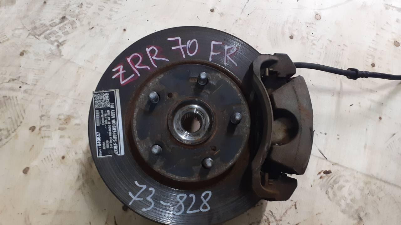Ступица правая передняя  TOYOTA VOXY ZRR70 3ZRFAE 1 ракурс