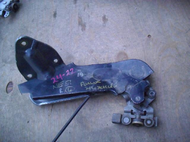 Ролик раздвижной двери левый нижний NISSAN ELGRAND E51 - - 1 ракурс