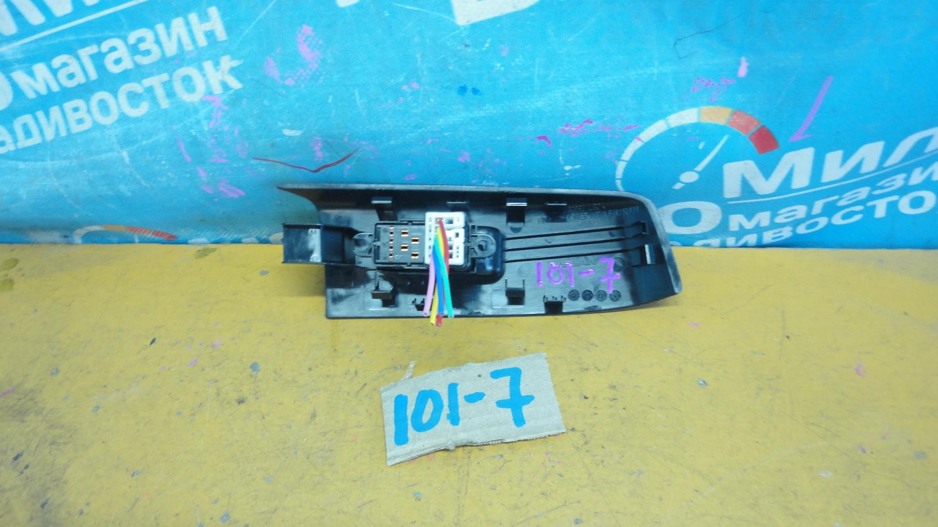 Блок управления стеклами левый передний NISSAN ELGRAND TE52, PE52, PNE52, TNE52 2 ракурс