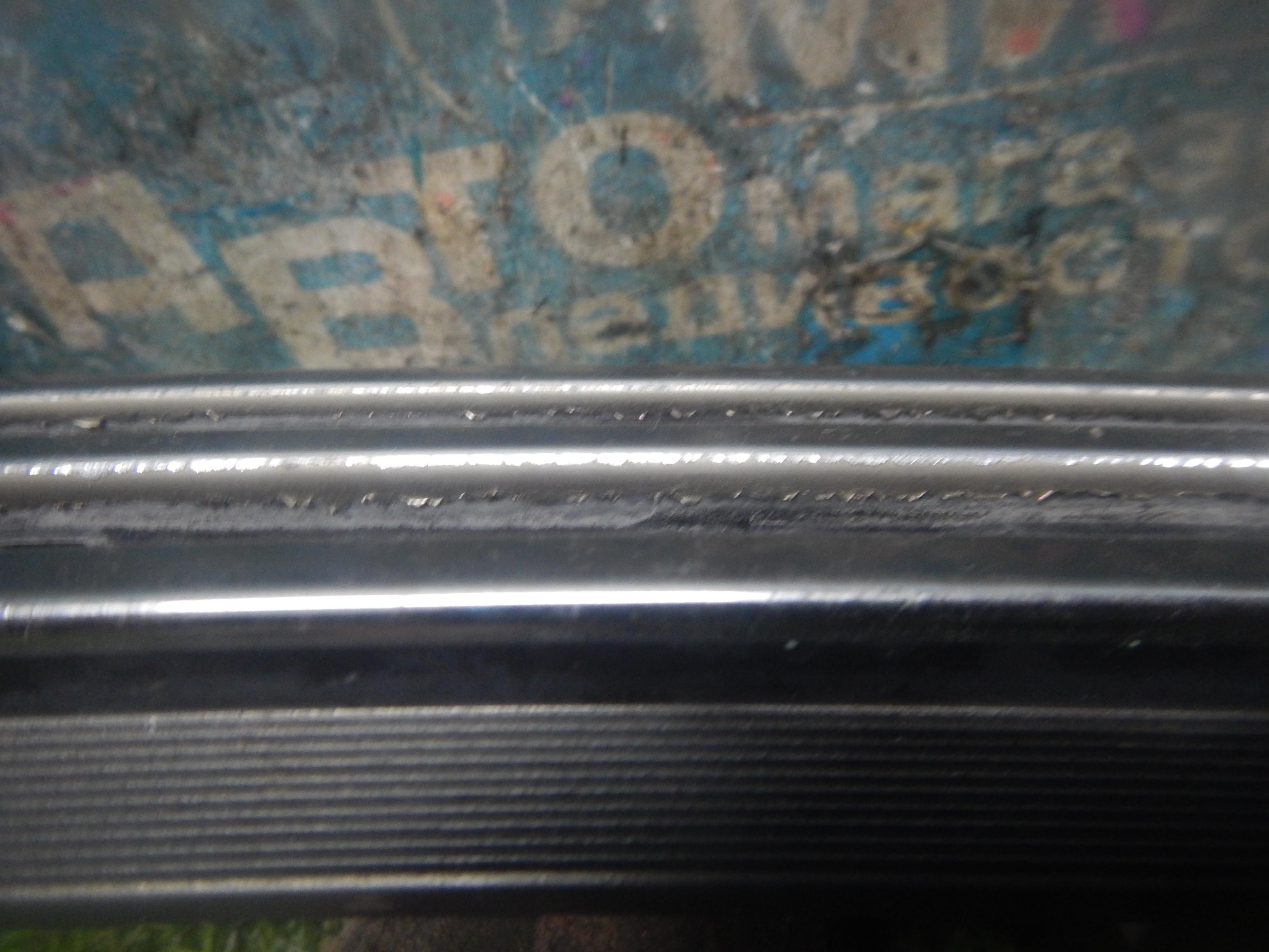 Решетка радиатора NISSAN ELGRAND E51 <> 62310WL000 2 ракурс